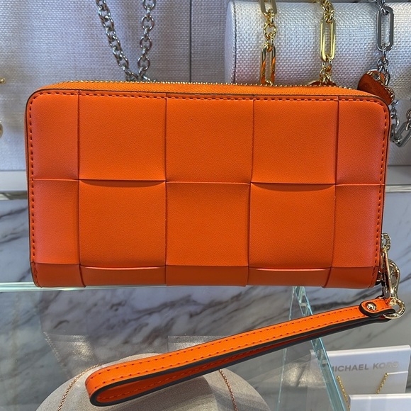 MICHAEL KORS LARGE FLAT MULTIFUNCTION PHONE CASE WALLET WRISTLET
POPPY
NWT - Picture 3 of 16